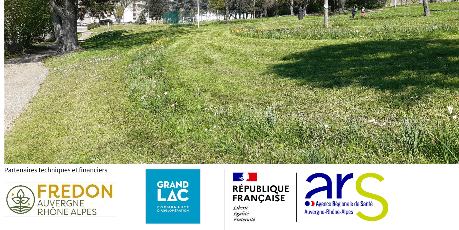 Espace public géré de manière durable. Partenaires techniques et financiers : FREDON Auvergne-Rhône-Alpes, Grand Lac Communauté d'agglomération, République française, ARS Auvergne-Rhône-Alpes